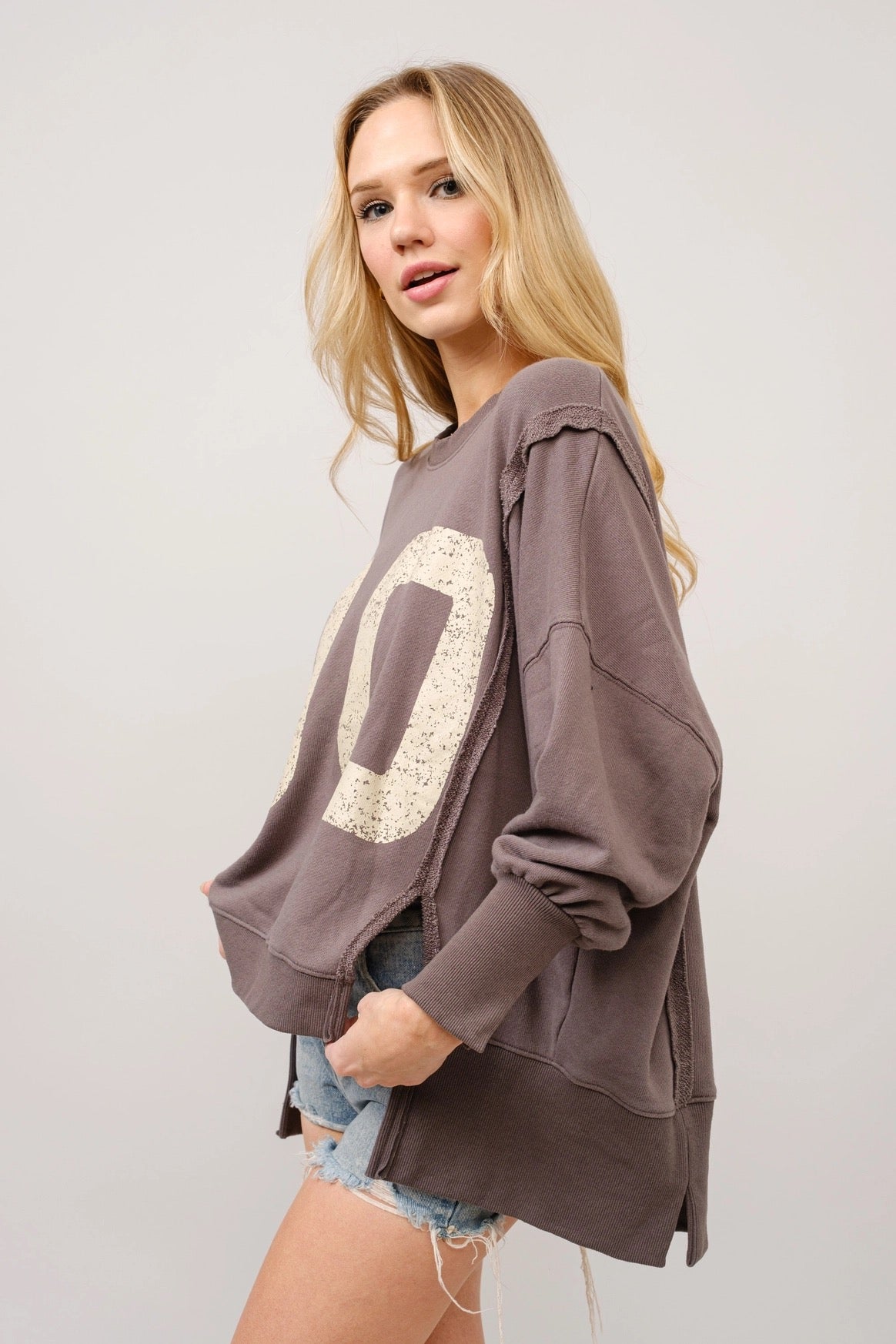 00 Sweater